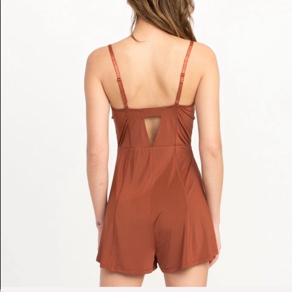 🌼🌴RVCA- ROMPER🌴🌼 - Picture 5 of 8